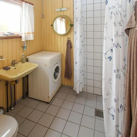 Casa de Férias Beautiful In With Kitchen Samsø
