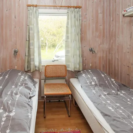 Beautiful In With Kitchen Holiday home